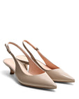 Slingbacks aus Nappaleder in Sand und mit rosafarbenem Futter, 35 mm Kitten-Heel