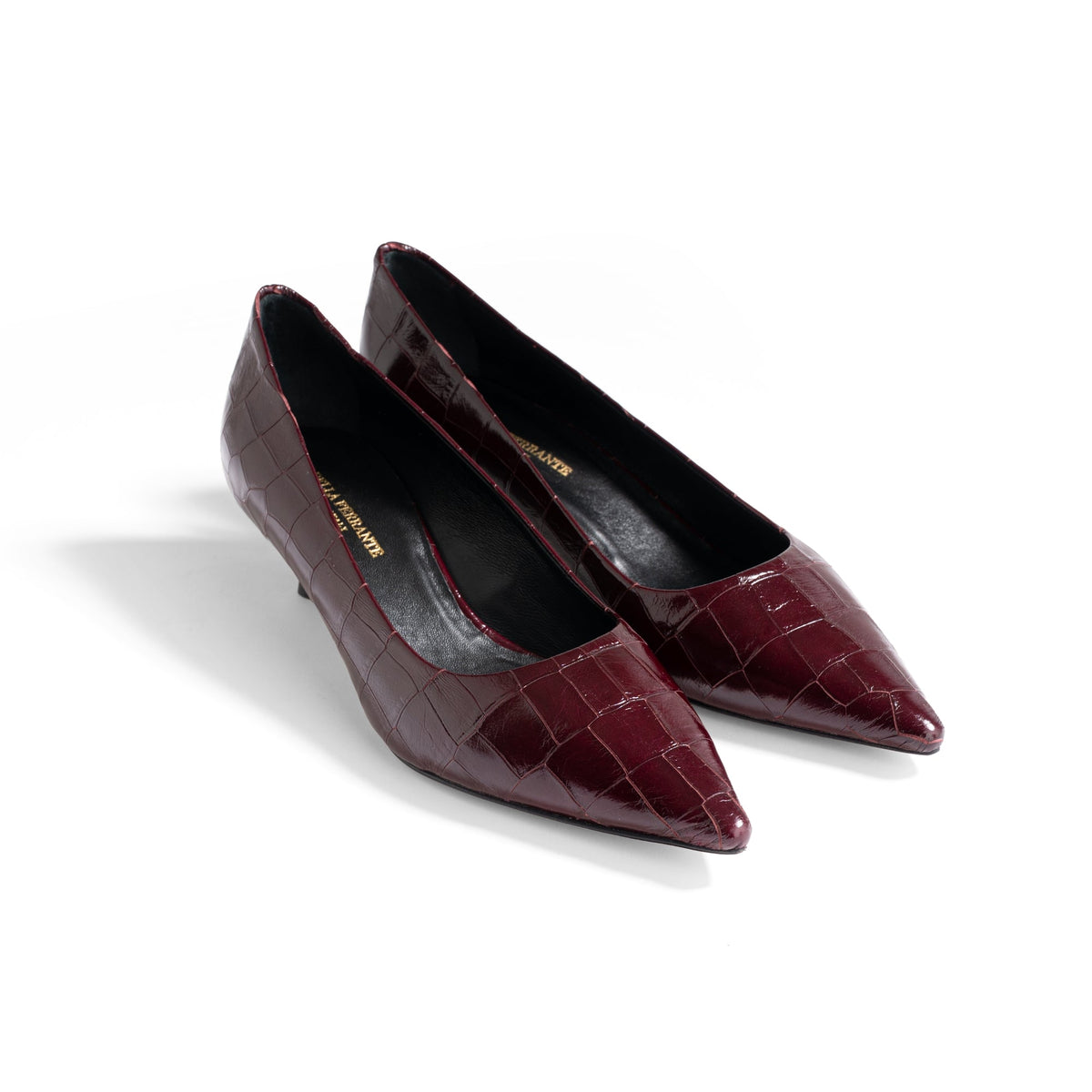 Décolleté Isabella Ferrante Petraio in pelle bordeaux stampa coccodrillo con tacco a rocchetto da 30mm e punta sfilata