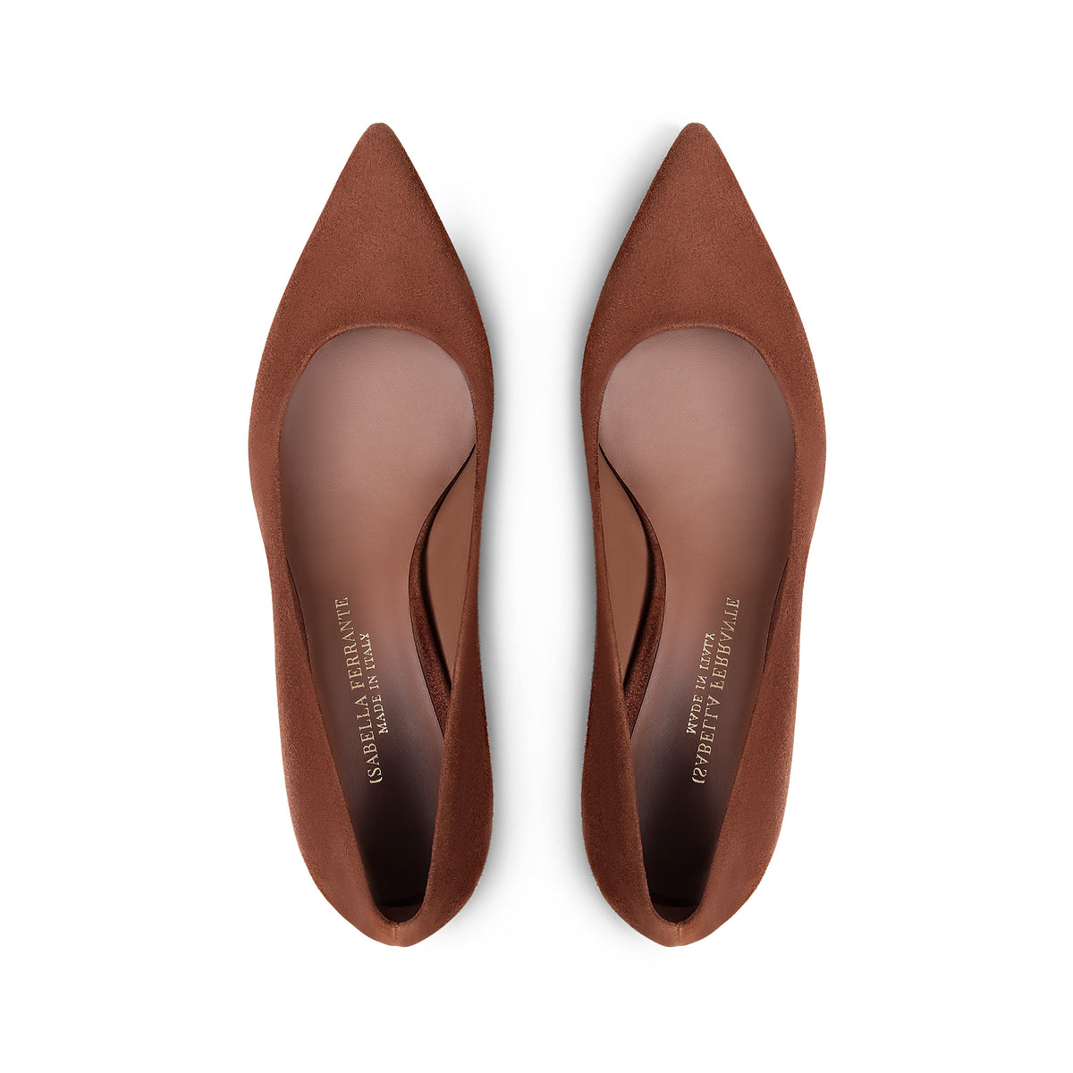 Décolleté Isabella Ferrante a punta in camoscio color caffè con tacco stiletto da 30 mm e suola in cuoio toscano