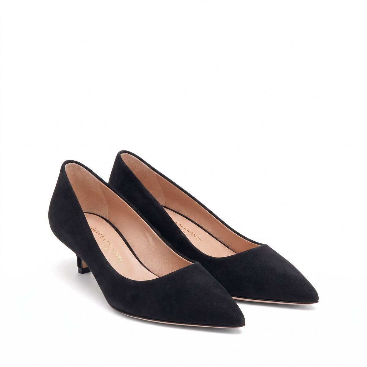 Décolleté Isabella Ferrante Petraio in camoscio nero con tacco stiletto 30mm e punta sfilata