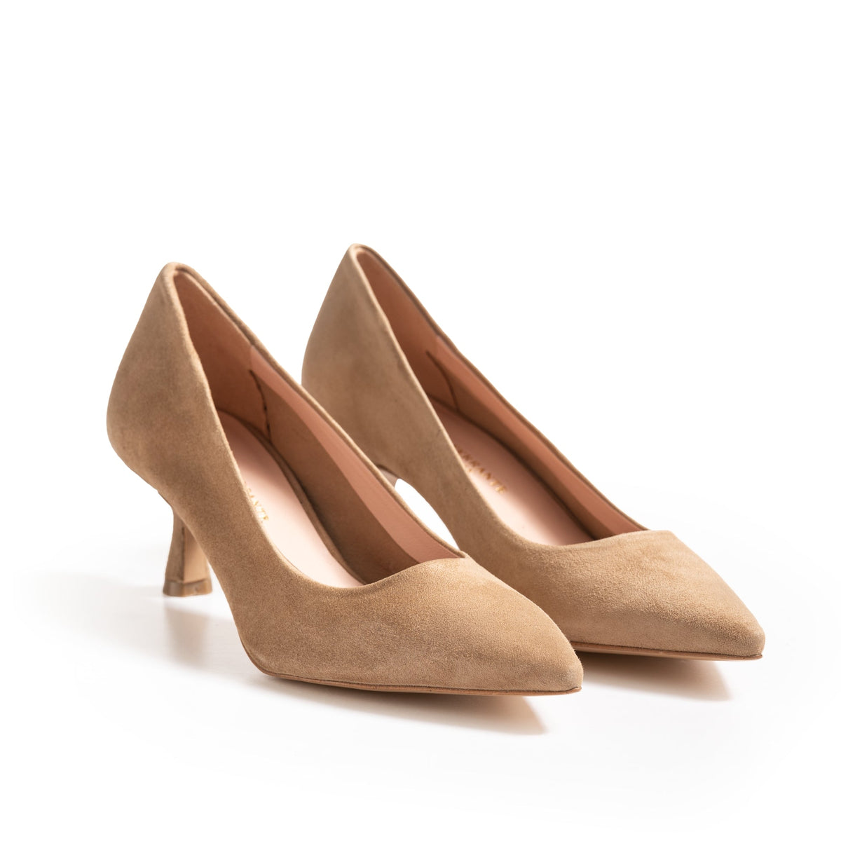 Décolleté Isabella Ferrante in camoscio beige sfoderato con tacco a rocchetto da 55 mm e punta sfilata