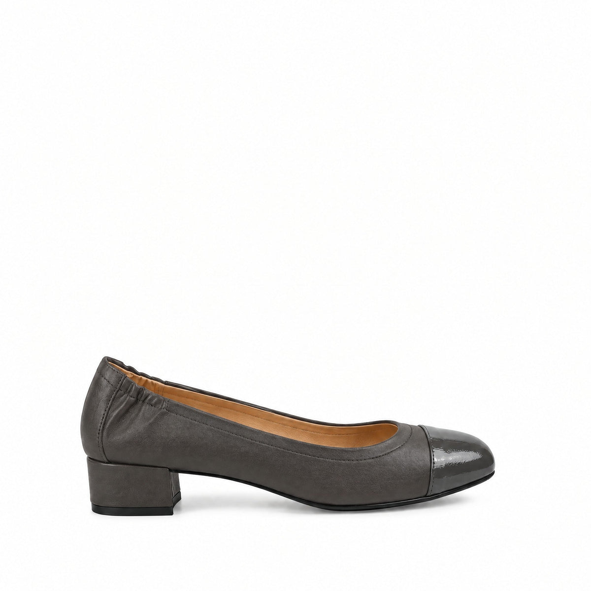 Décolleté Isabella Ferrante Petraio in nappa e vernice grigio ardesia con tacco a blocco da 55 mm e punta tonda