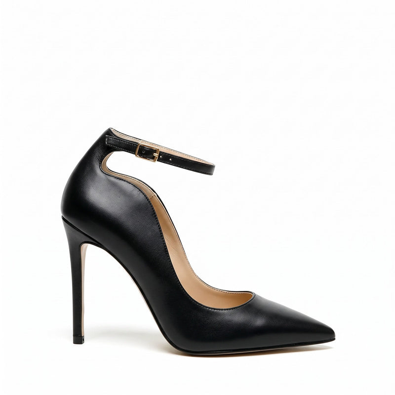 Décolleté Isabella Ferrante in nappa nera con tacco stiletto 100mm, punta sfilata e cinturino alla caviglia con fibbia