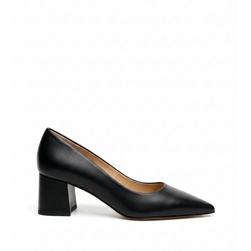Décolleté Isabella Ferrante in nappa nera con punta sfilata e tacco a blocco da 55 mm, design elegante e confortevole