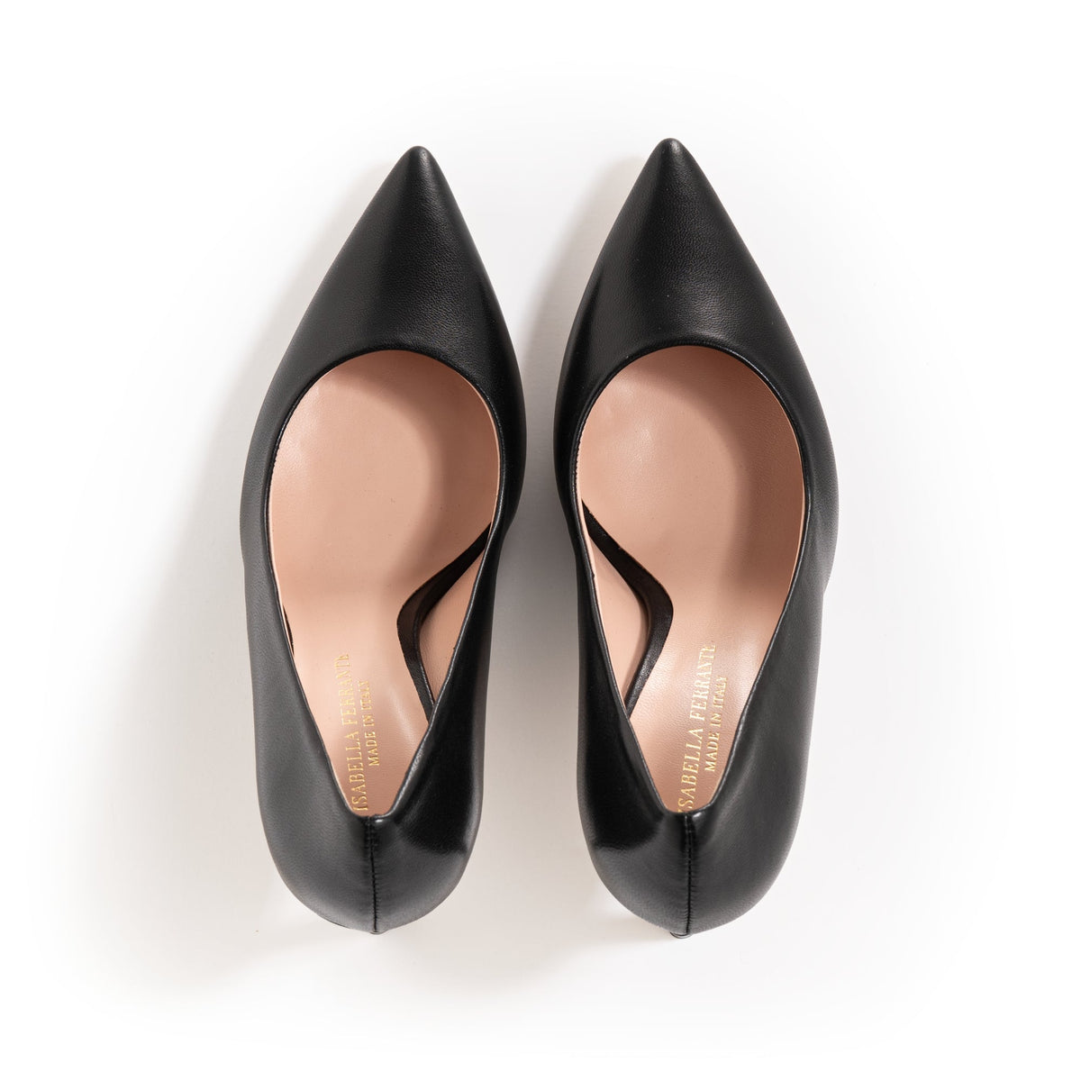 Décolleté Isabella Ferrante in nappa nera con punta sfilata, tacco stiletto 70mm e interno in pelle rosa cipria