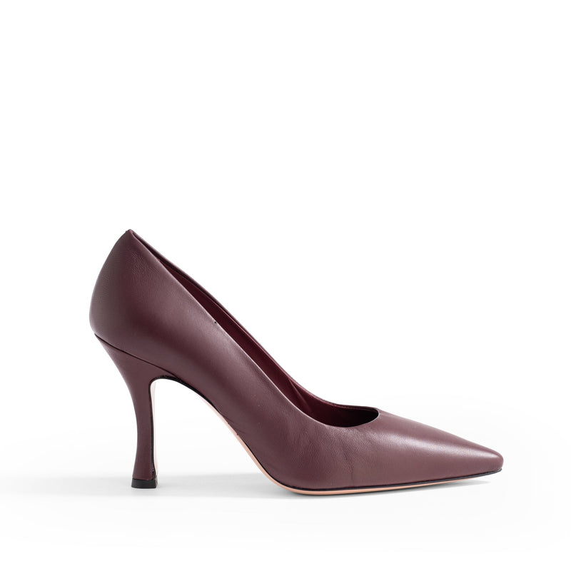 Décolleté Isabella Ferrante Partenope in nappa color vino con tacco a rocchetto da 90 mm e punta sfilata