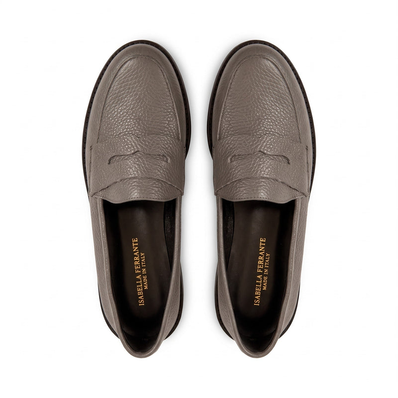 Mocassino Isabella Ferrante Riviera in nappa bottalata grigio grafite con suola ultra leggera e punta tonda