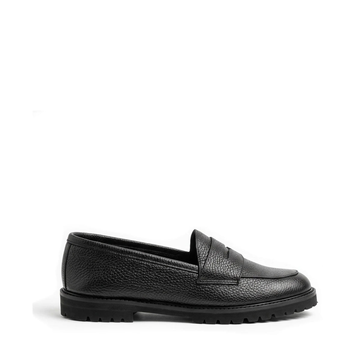Mocassino Isabella Ferrante Riviera in pelle nera martellata con suola in gomma tassellata e punta tonda